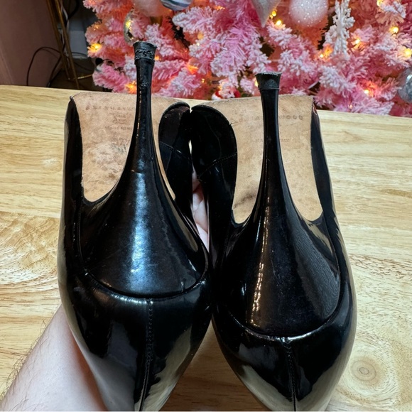 Brian Atwood Patent Leather Pump Stiletto Heels EU Size 37.5 US Woman's Sz 7 - Picture 8 of 8